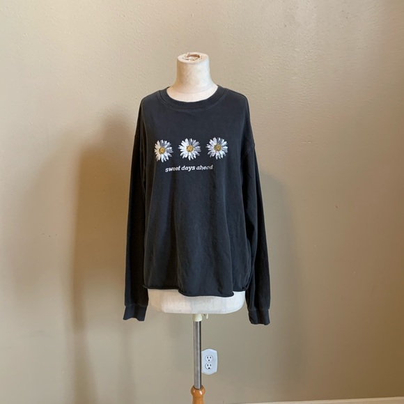 Forever 21 Sweet days ahead grey flower longsleeve - Picture 2 of 5